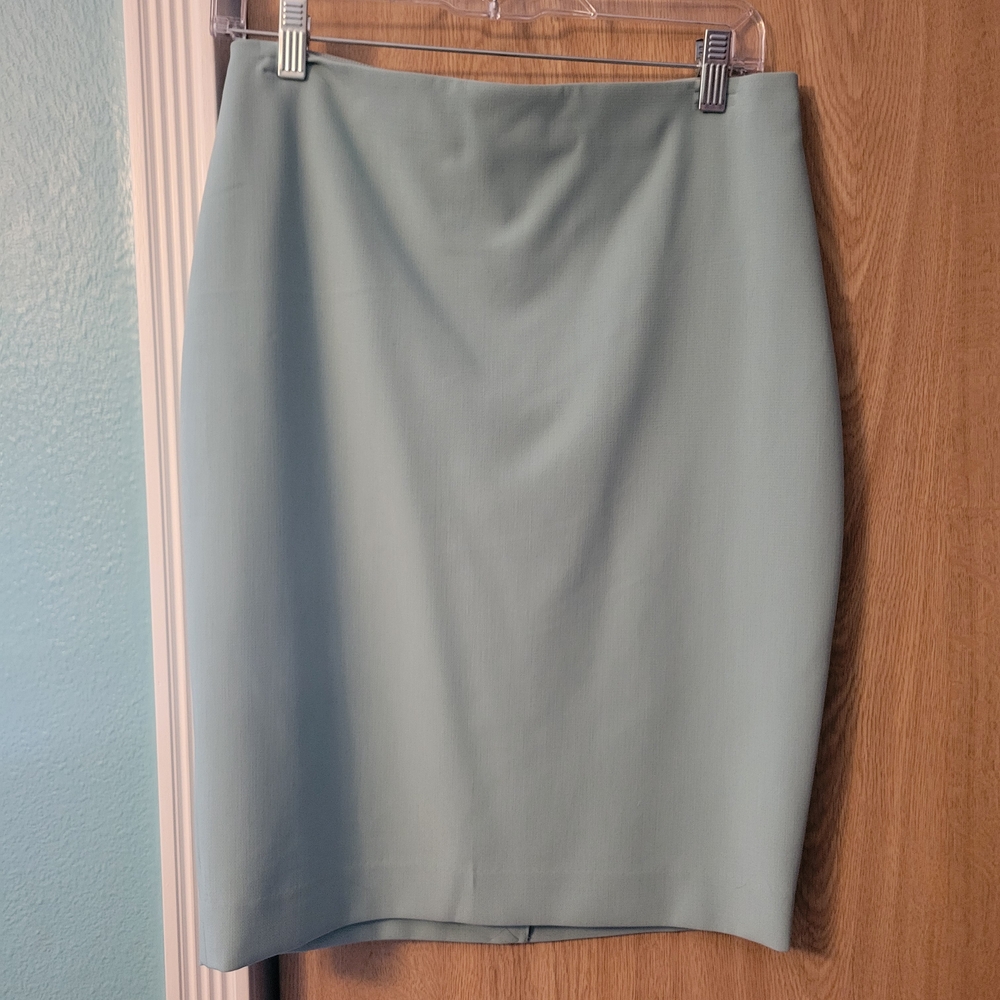 White House Black Market Mint Pencil Skirt